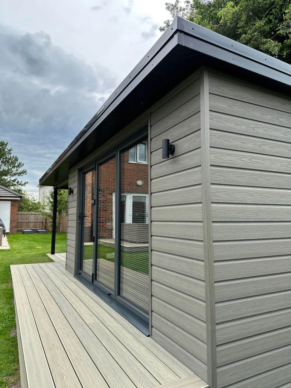 HD Clad Pro cladding in cedar grey - Composite Prime