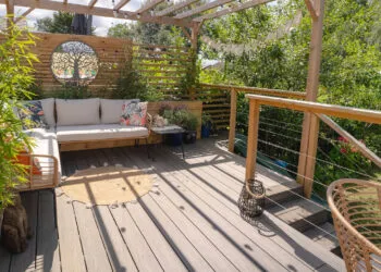 HD Dual Deck used in a garden - Composite Prime