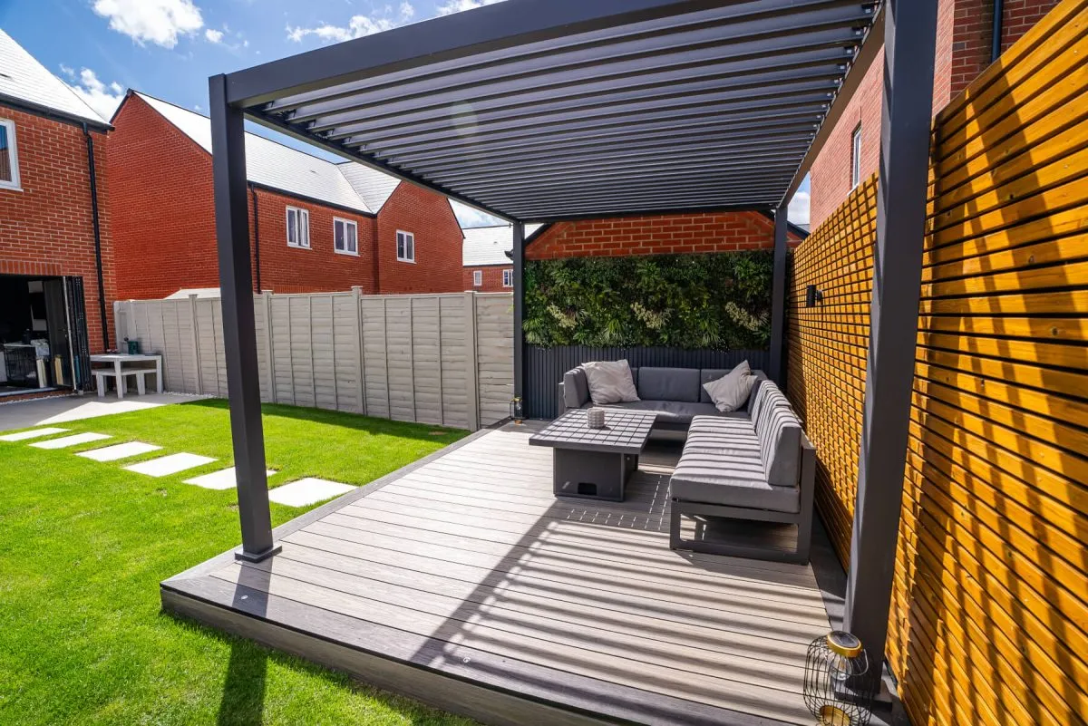 garden patio using composite in shades carbon/antique - Composite Prime